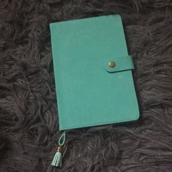 Aqua Blue Premium Undated Planner - Picture 2 of 6